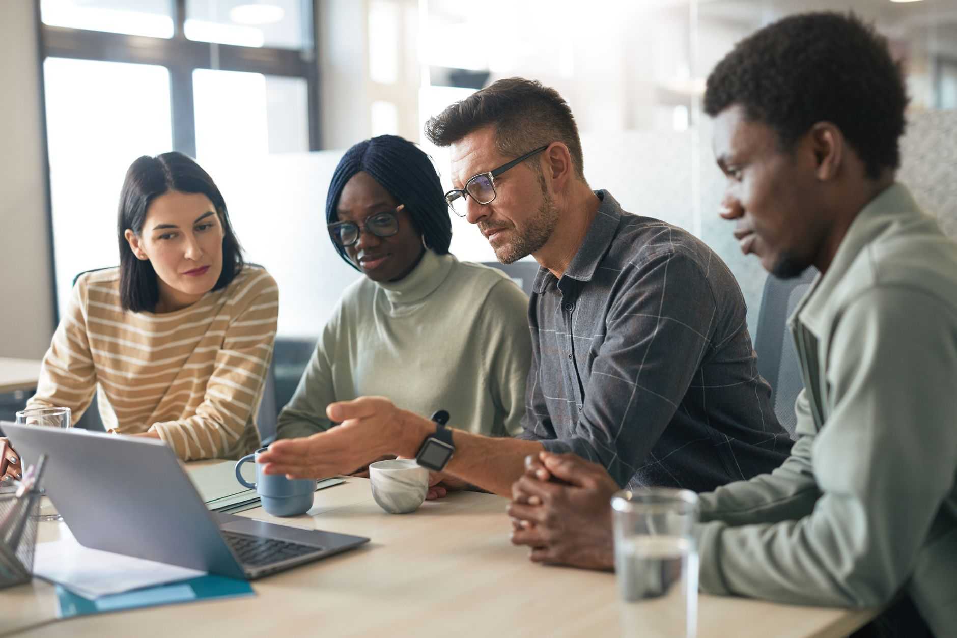 Tailored UI/UX Design for Enterprises: Solving Navigation Challenges and Boosting User Engagement with Research-Driven Prototyping
